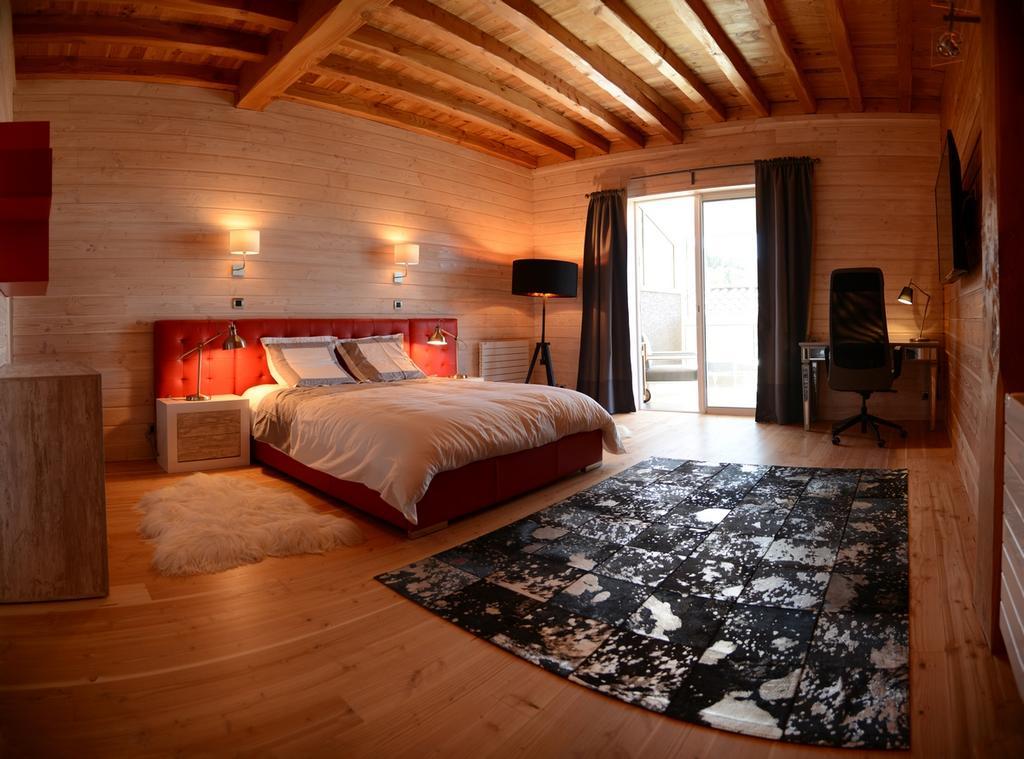 Domaine Du Mont Monnet - Chambre D'Hotes & Gite Longes Esterno foto